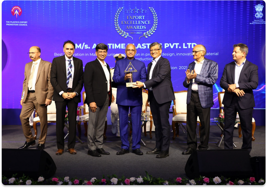 Our directors receiving Top Exporters Award 2021-2023