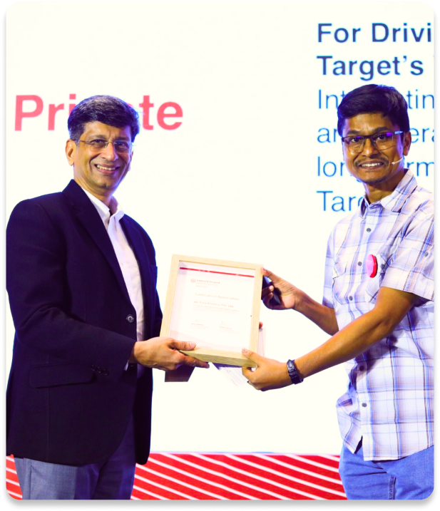 Shri Nilesh Shah receiving Customer Appreciation Award at Target Partner Summit 2024